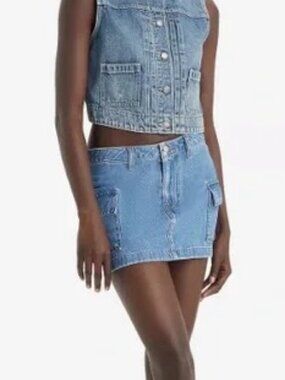 Levi’s 94 Cargo Mini Skirt 26 Medium Wash